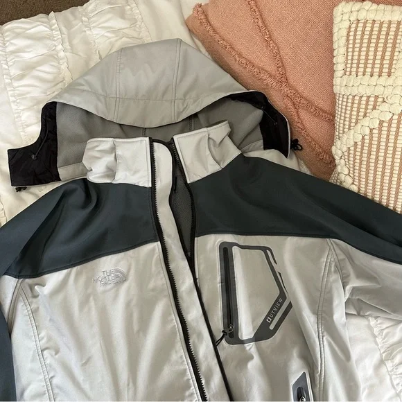 The North Face Summit Series Gore Tex Outview Jacket - Picture 11 of 15